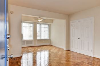 Vacant Living Room at Majestic, Washington, DC